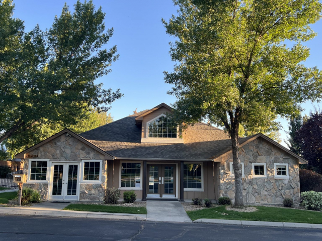 Photo of the Eagle Springs Clubhouse.